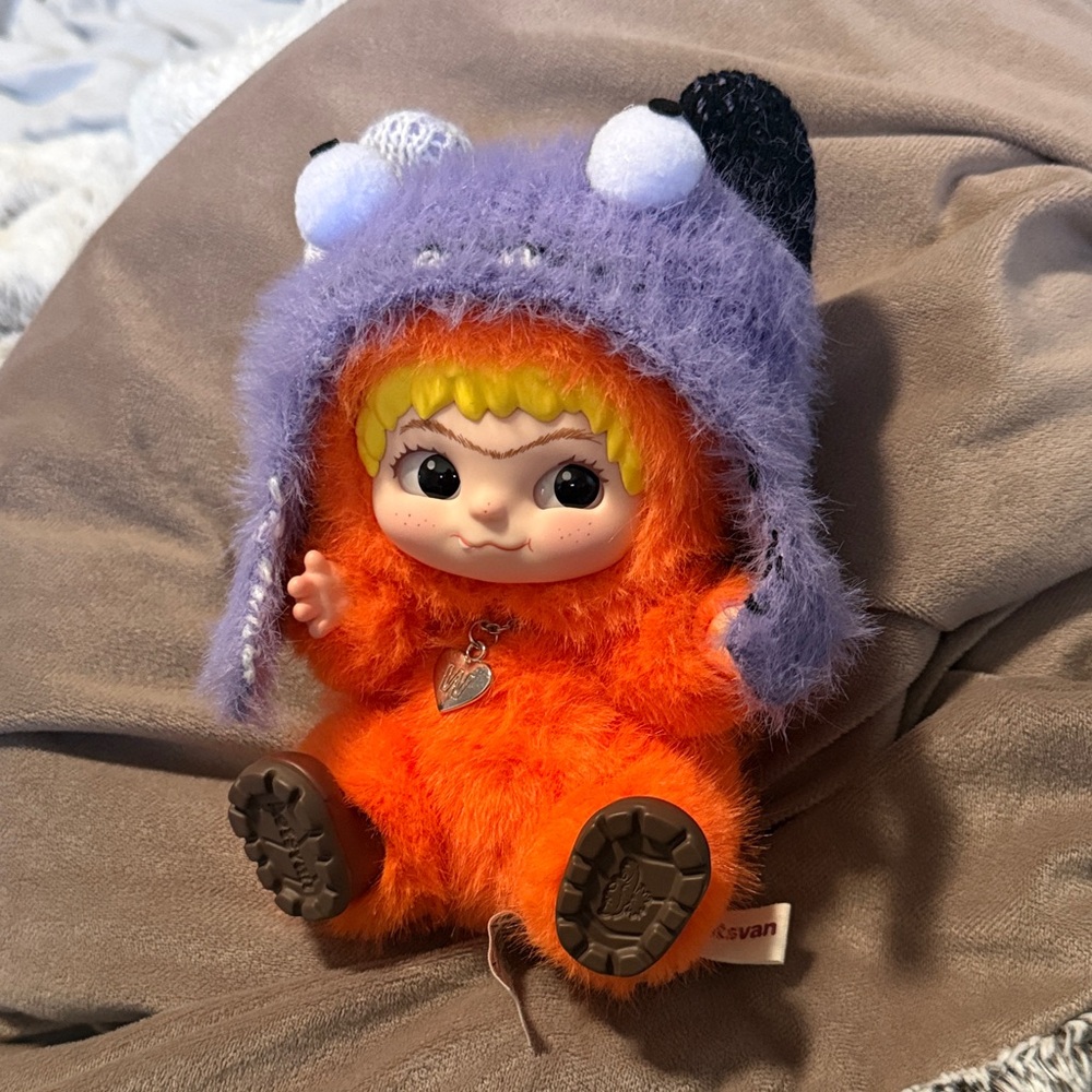 Wakuku bag charm